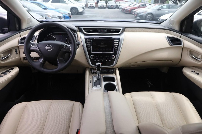 Nissan Murano Vehicle Image 22