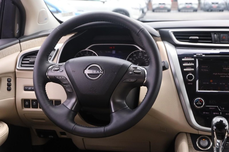 Nissan Murano Vehicle Image 24