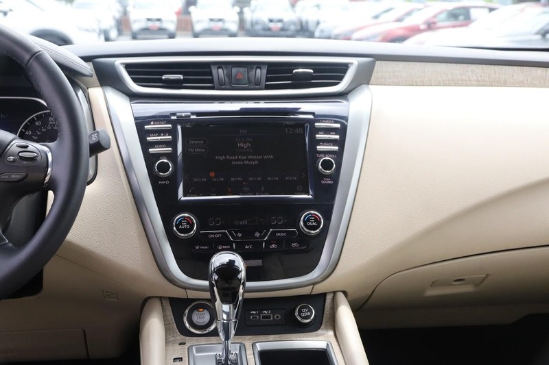 Nissan Murano Vehicle Image 25