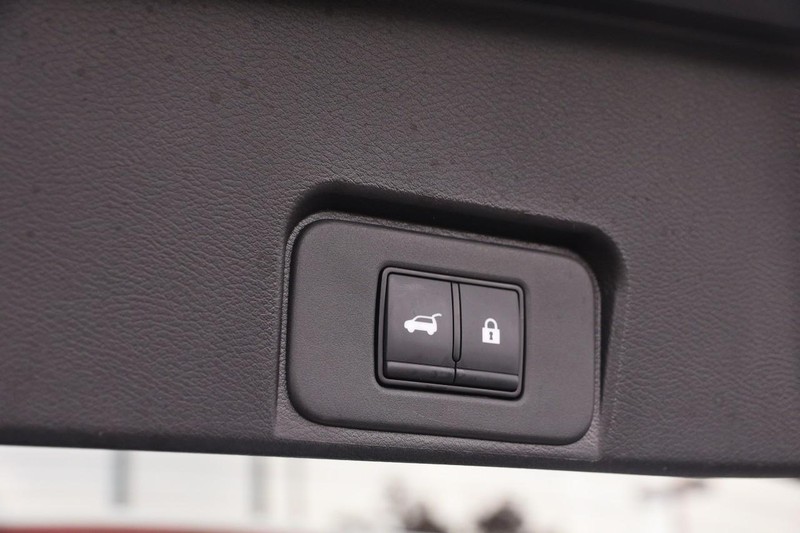Nissan Rogue Vehicle Image 08