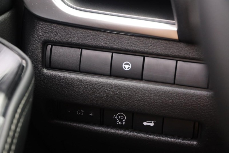 Nissan Rogue Vehicle Image 20