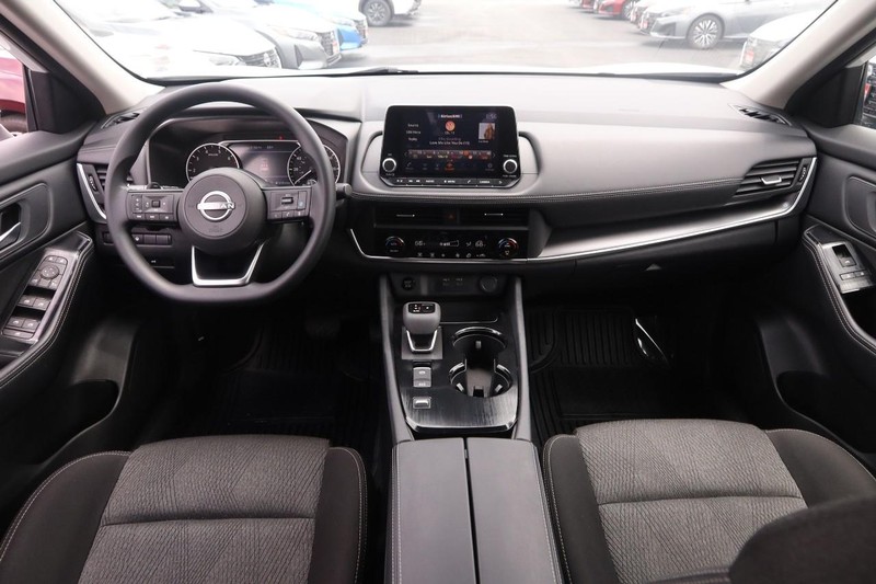 Nissan Rogue Vehicle Image 21