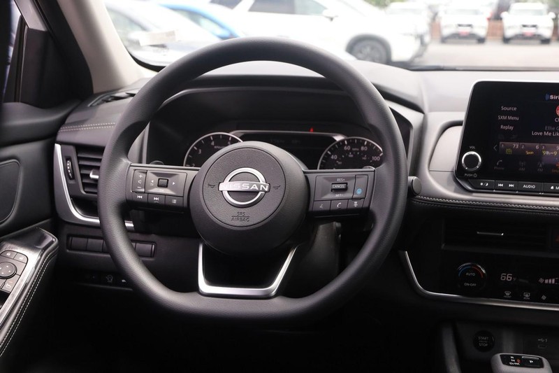 Nissan Rogue Vehicle Image 26