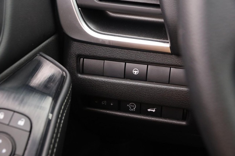 Nissan Rogue Vehicle Image 20
