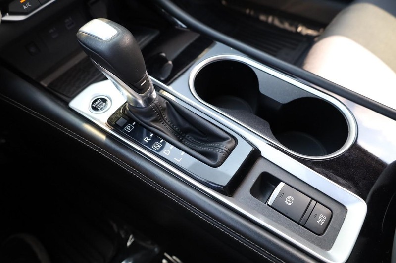 Nissan Altima Vehicle Image 16