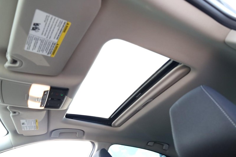 Nissan Altima Vehicle Image 20