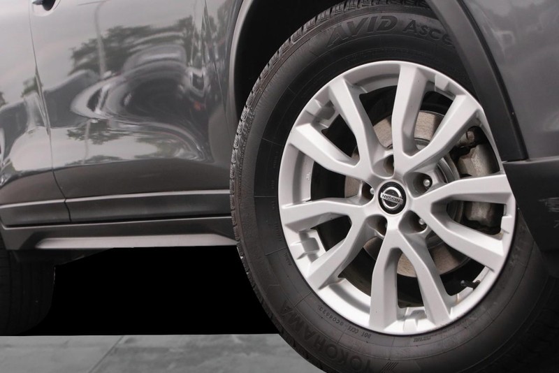 Nissan Rogue Vehicle Image 03