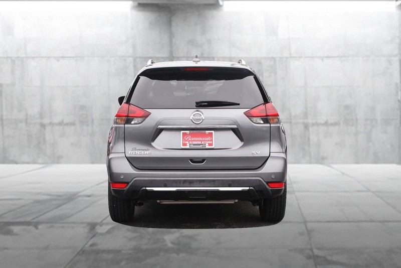Nissan Rogue Vehicle Image 06