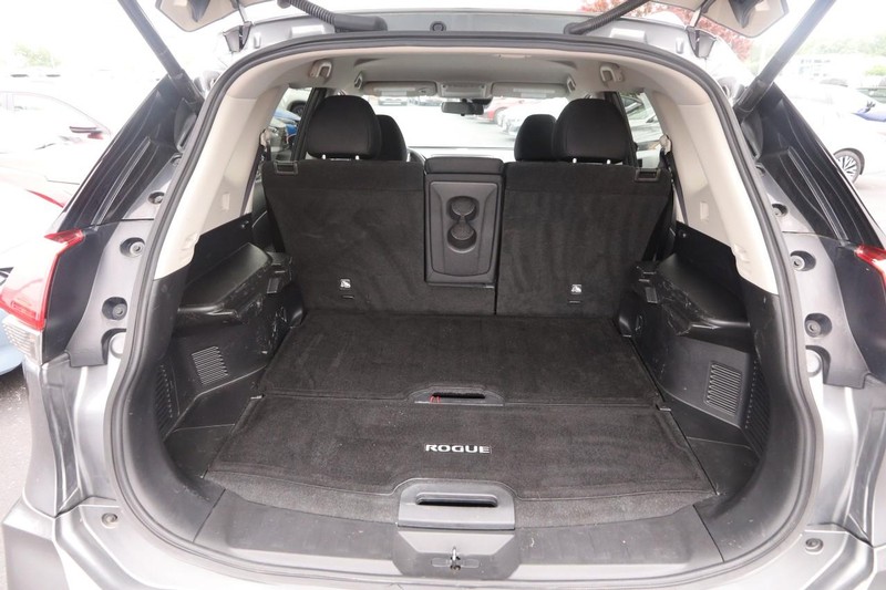 Nissan Rogue Vehicle Image 07
