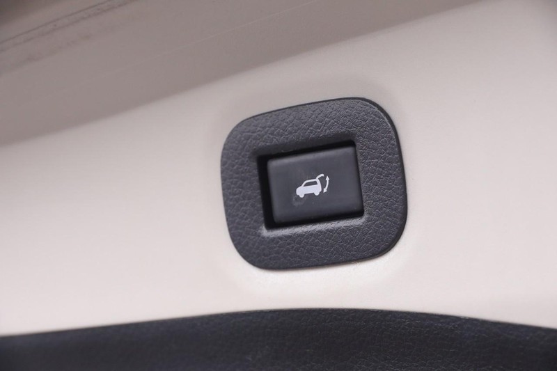 Nissan Rogue Vehicle Image 08