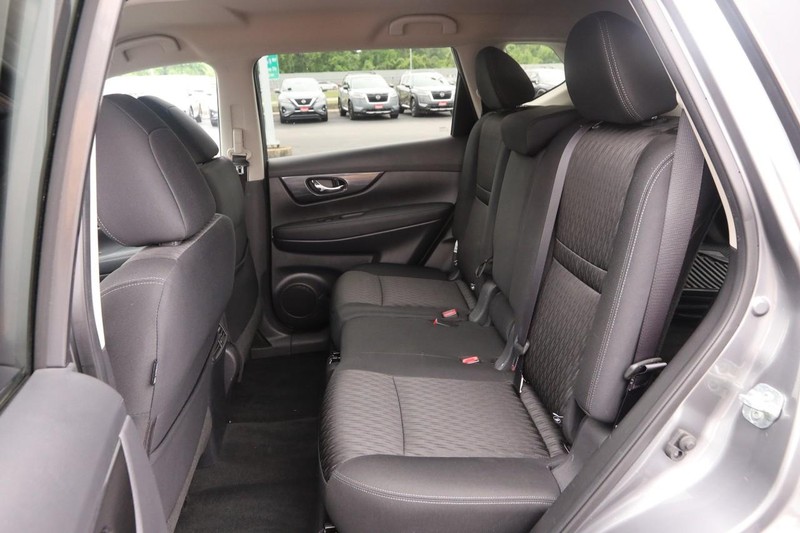 Nissan Rogue Vehicle Image 10