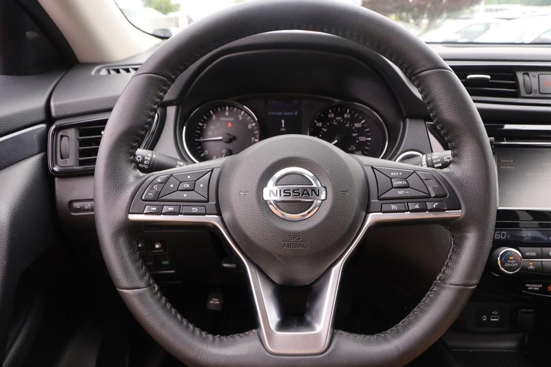 Nissan Rogue Vehicle Image 11