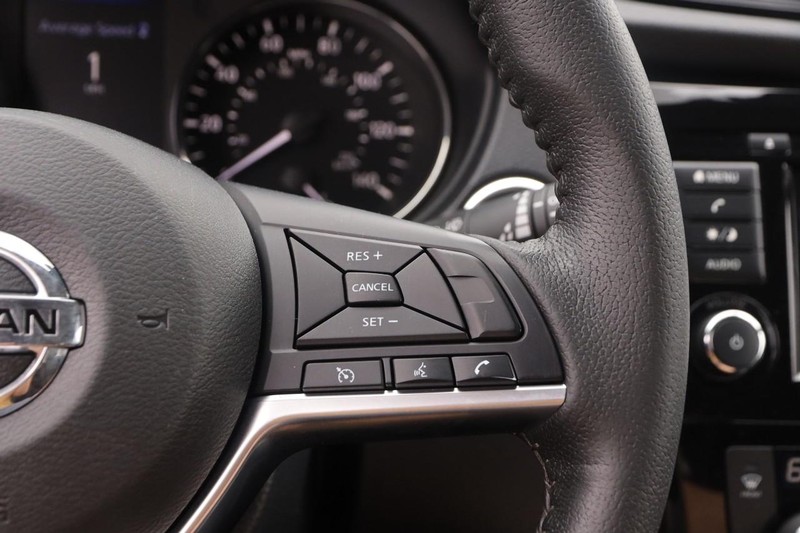 Nissan Rogue Vehicle Image 13