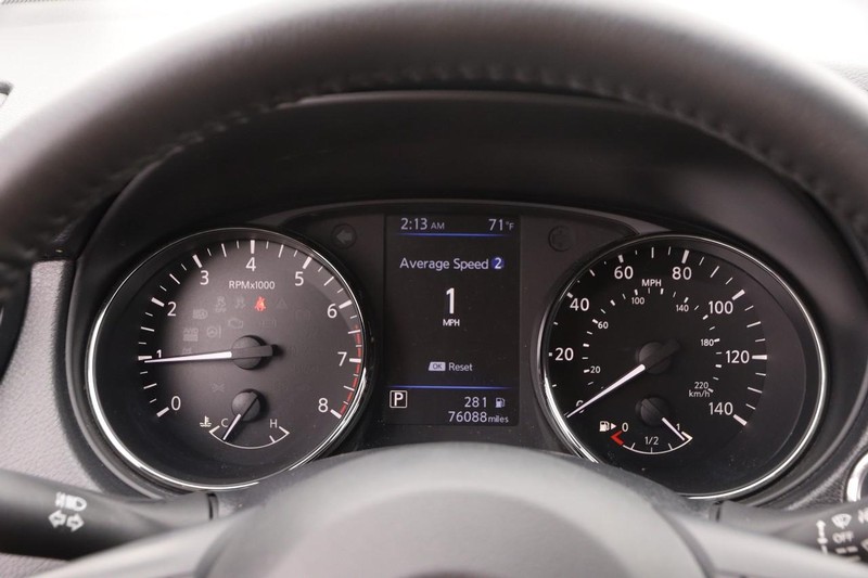 Nissan Rogue Vehicle Image 14