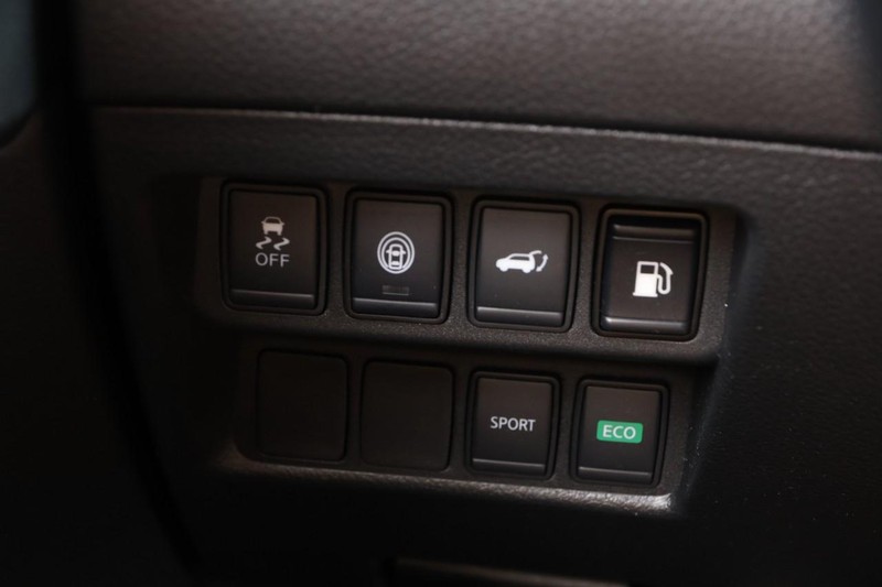 Nissan Rogue Vehicle Image 20