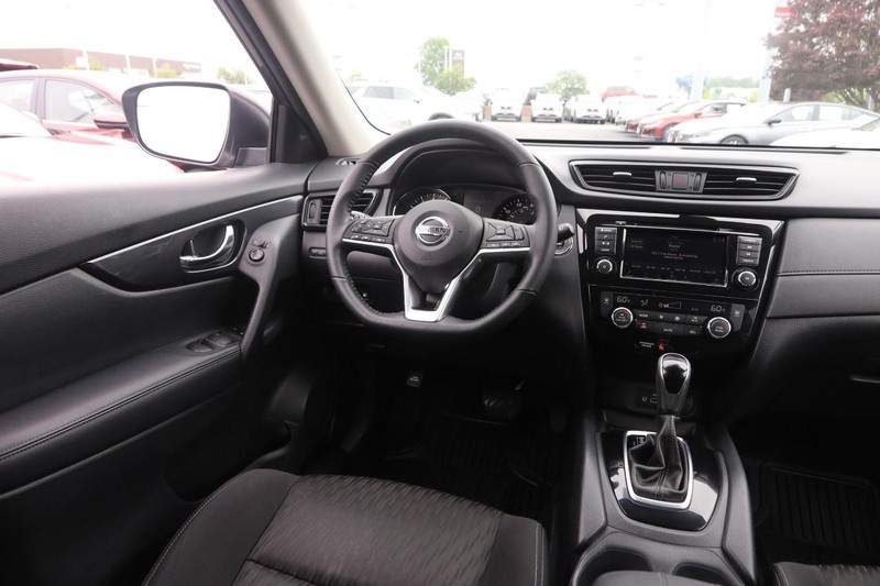 Nissan Rogue Vehicle Image 22
