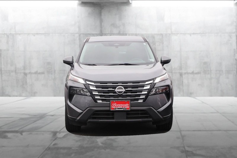 Nissan Rogue Vehicle Image 04