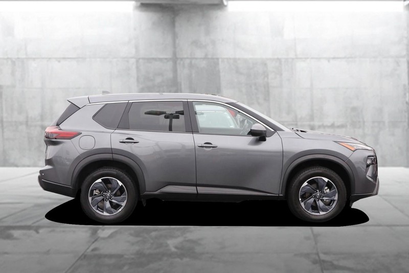 Nissan Rogue Vehicle Image 05