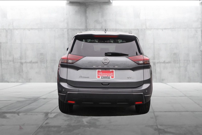 Nissan Rogue Vehicle Image 06