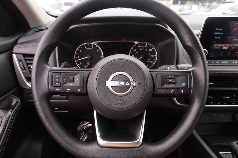 Nissan Rogue Vehicle Image 11