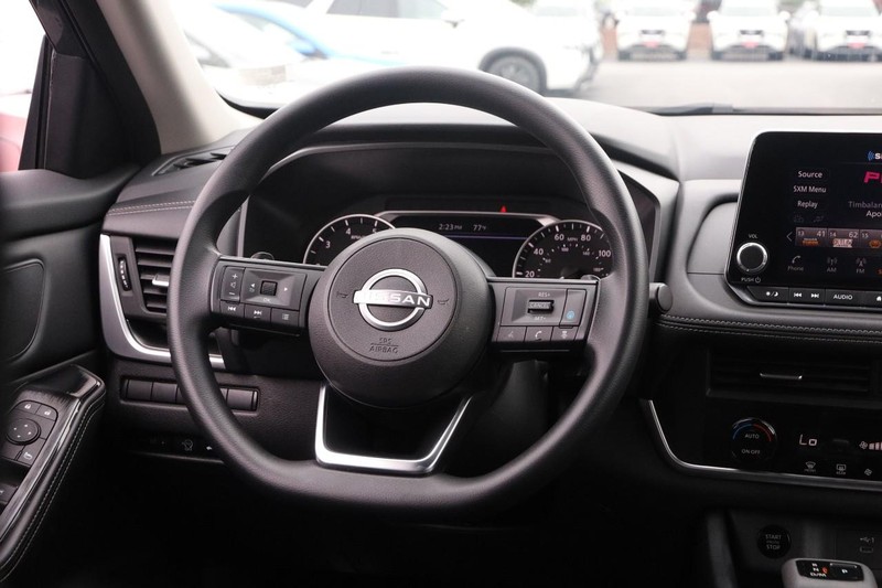 Nissan Rogue Vehicle Image 21