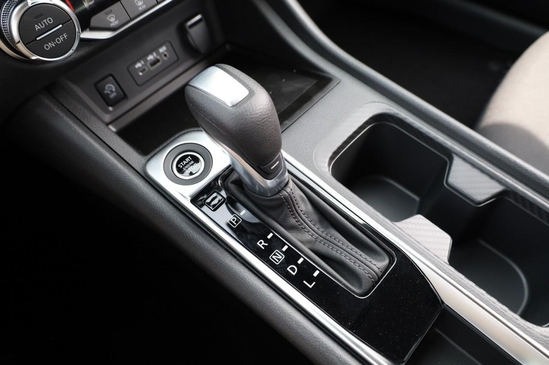 Nissan Sentra Vehicle Image 20