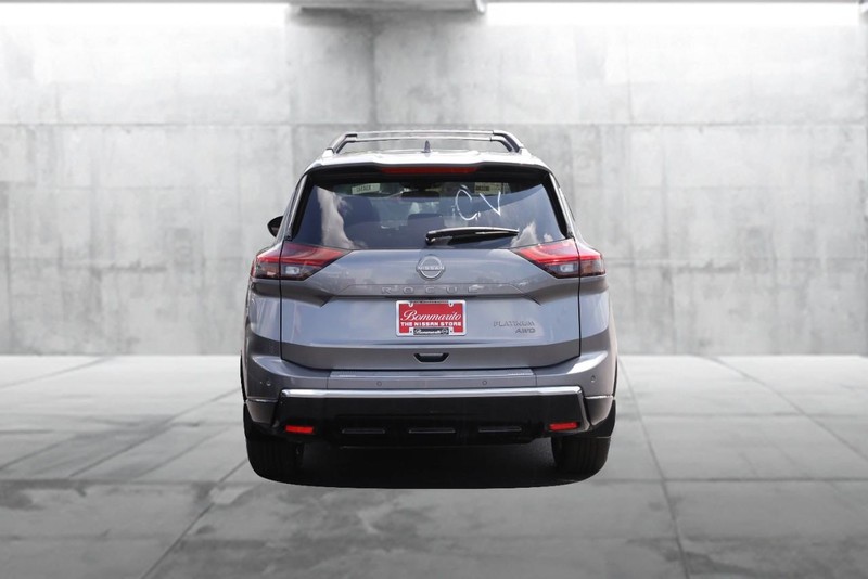 Nissan Rogue Vehicle Image 06