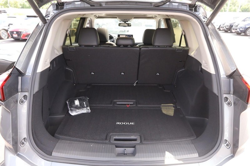 Nissan Rogue Vehicle Image 07