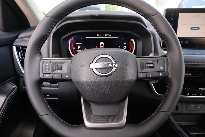 Nissan Rogue Vehicle Image 12