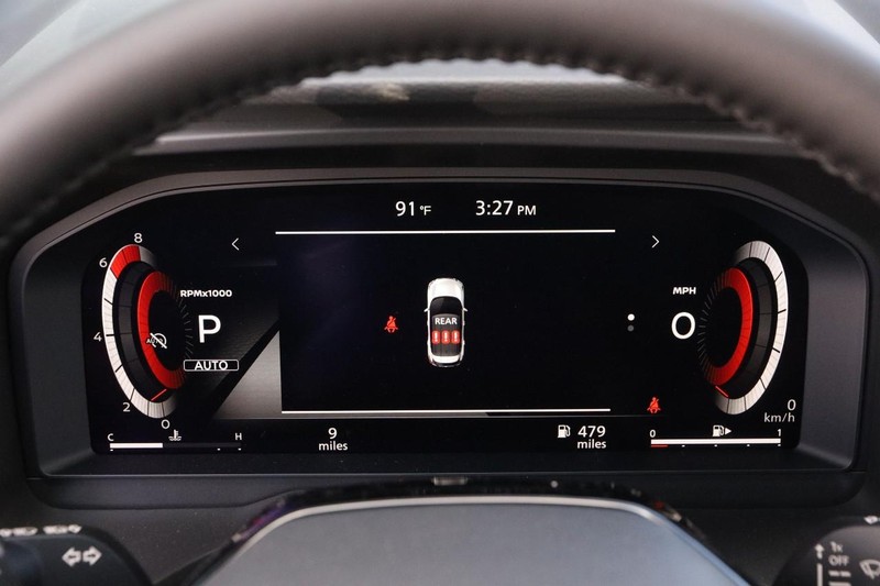 Nissan Rogue Vehicle Image 15