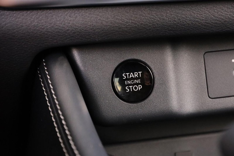 Nissan Rogue Vehicle Image 19