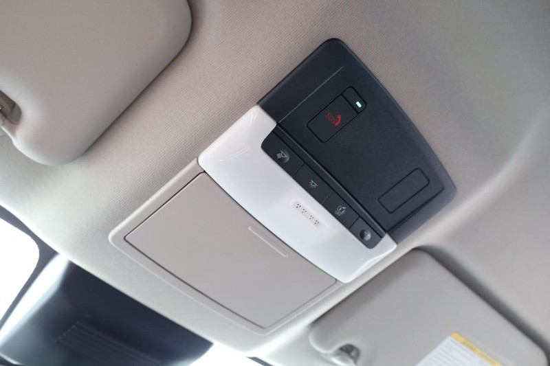 Nissan Sentra Vehicle Image 17