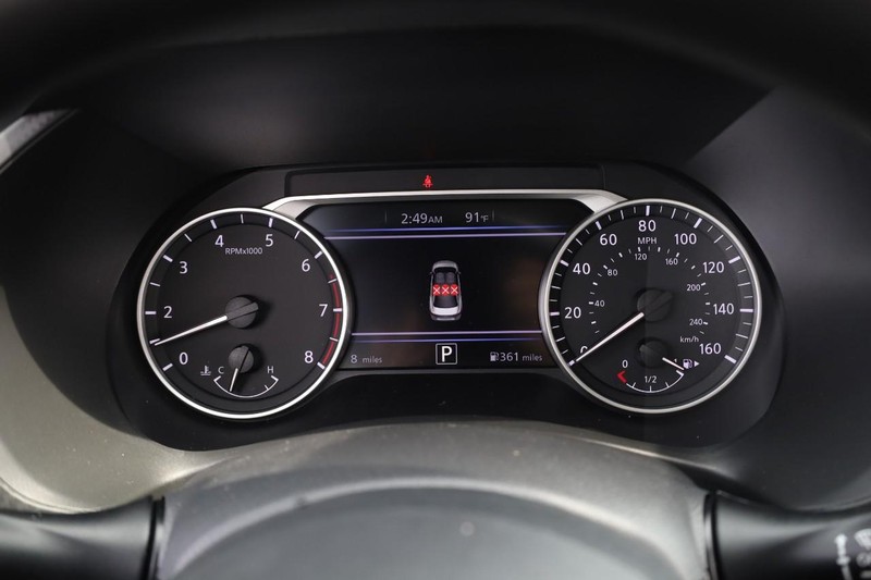 Nissan Sentra Vehicle Image 10