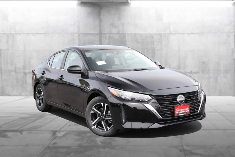 Nissan Sentra Vehicle Image 02
