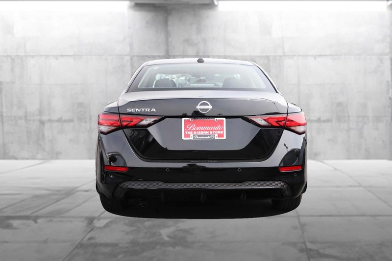 Nissan Sentra Vehicle Image 06