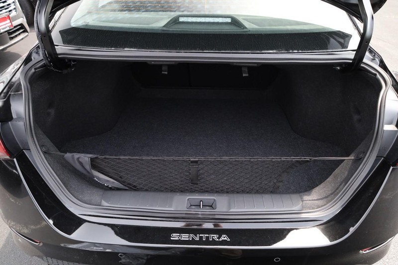 Nissan Sentra Vehicle Image 07