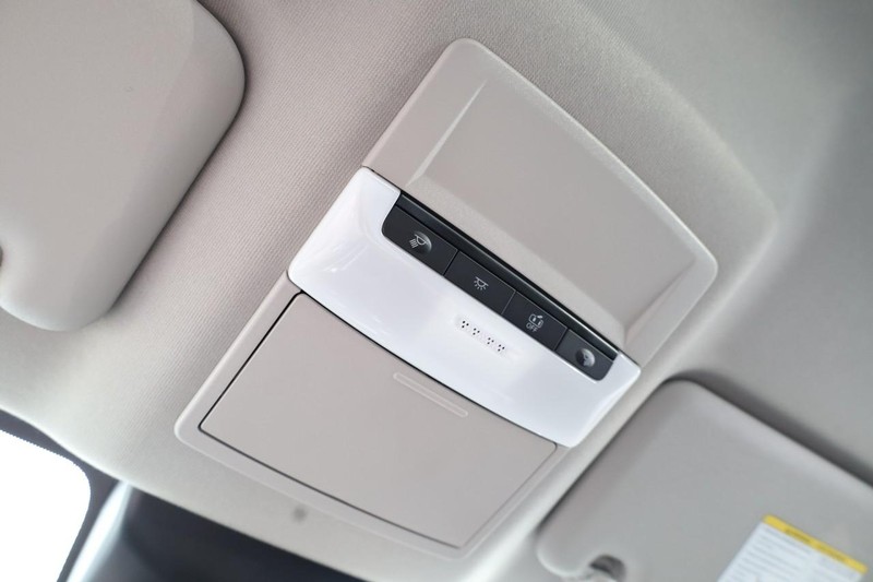 Nissan Sentra Vehicle Image 17
