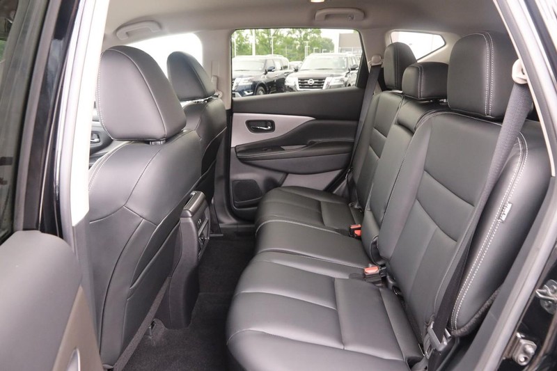 Nissan Murano Vehicle Image 09