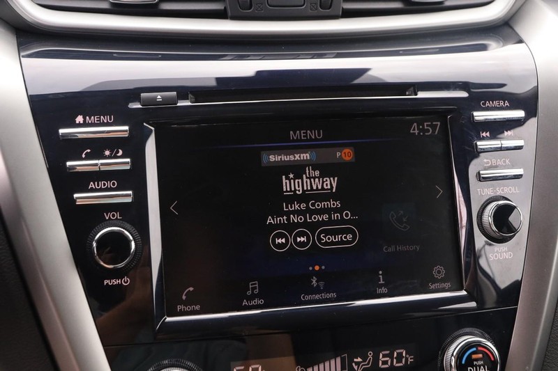 Nissan Murano Vehicle Image 15