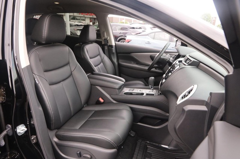 Nissan Murano Vehicle Image 25