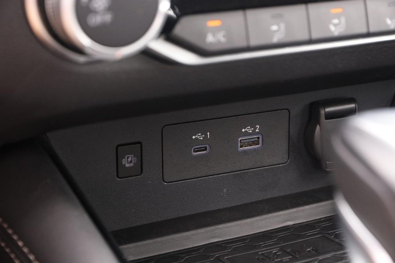 Nissan Altima Vehicle Image 18