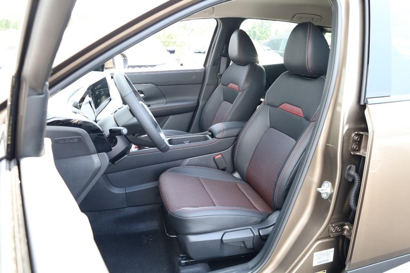 Nissan Kicks Vehicle Image 10