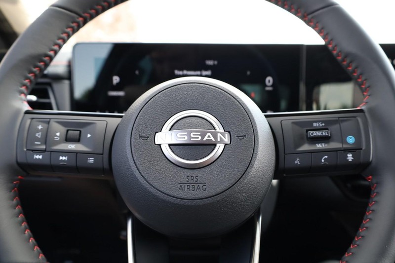 Nissan Kicks Vehicle Image 11
