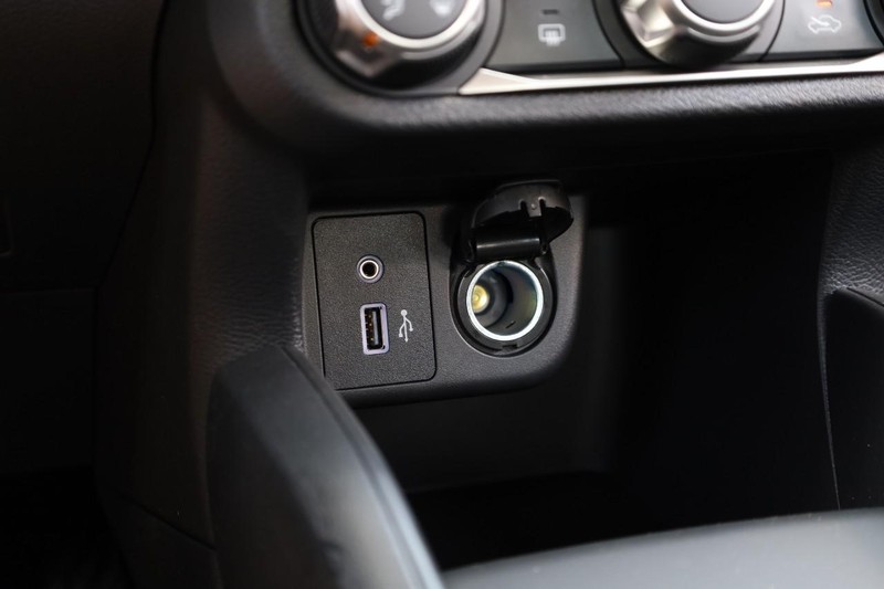 Nissan Versa Vehicle Image 14