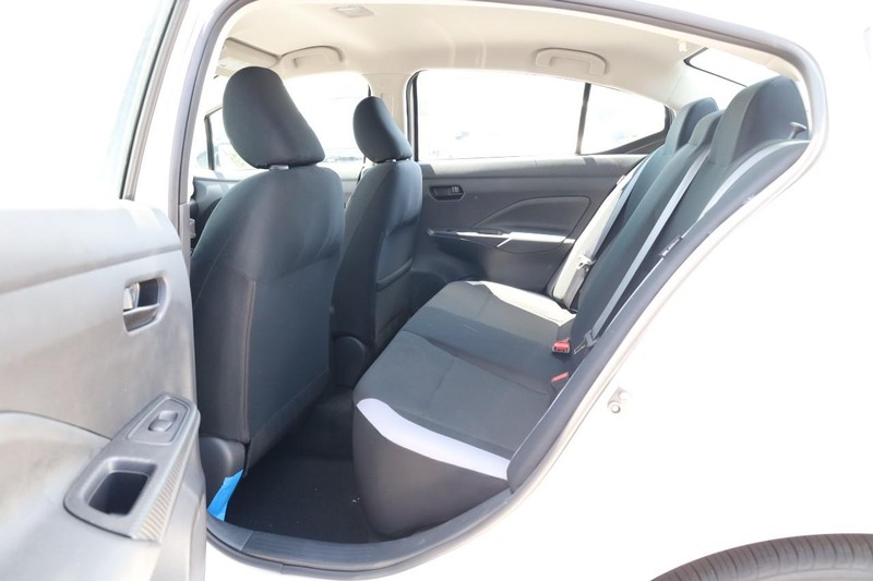 Nissan Versa Vehicle Image 19