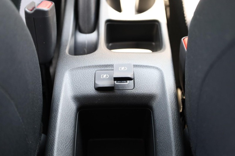 Nissan Versa Vehicle Image 20