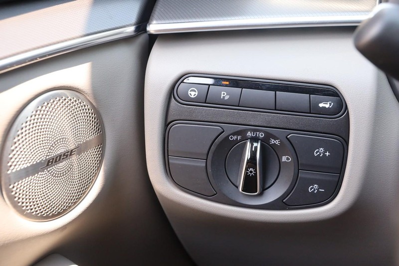 INFINITI QX50 Vehicle Image 22