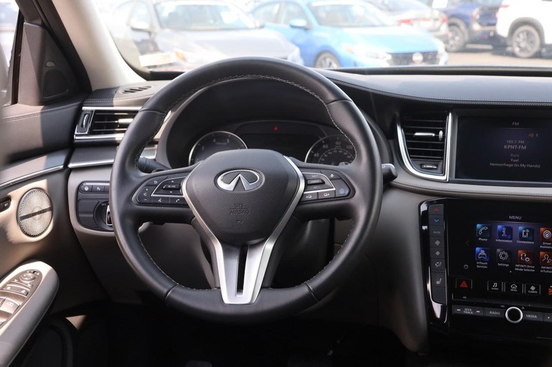 INFINITI QX50 Vehicle Image 25
