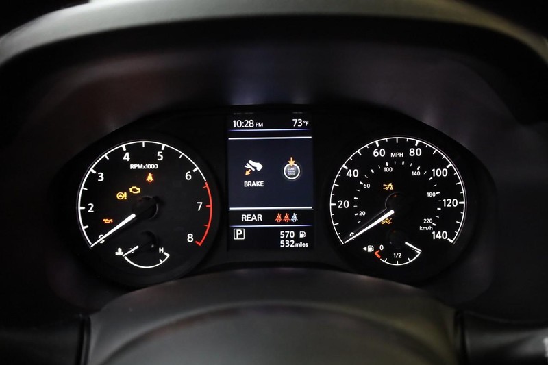 Nissan Altima Vehicle Image 09