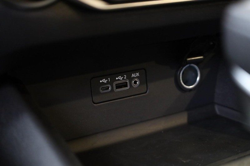 Nissan Altima Vehicle Image 12